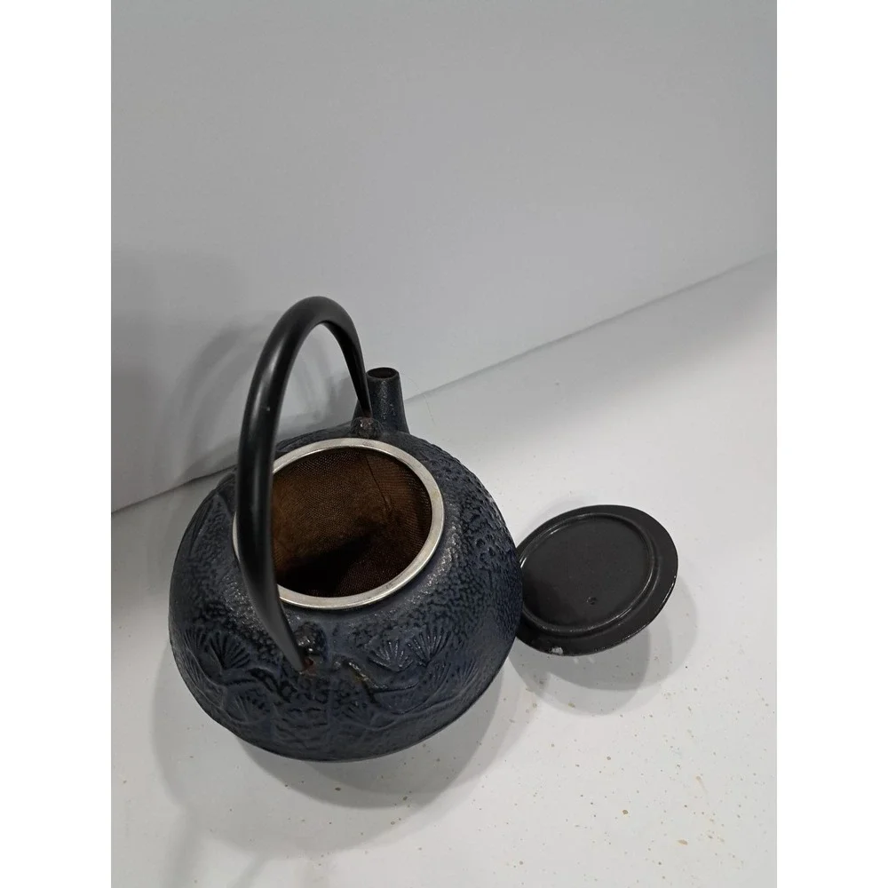 Vintage‎ Small Japanese Cast Iron Kettle Tree Designs Teapot W/ Infuser Unsigned